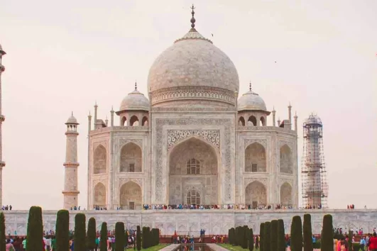 Taj Mahal Tour By Luxury Car