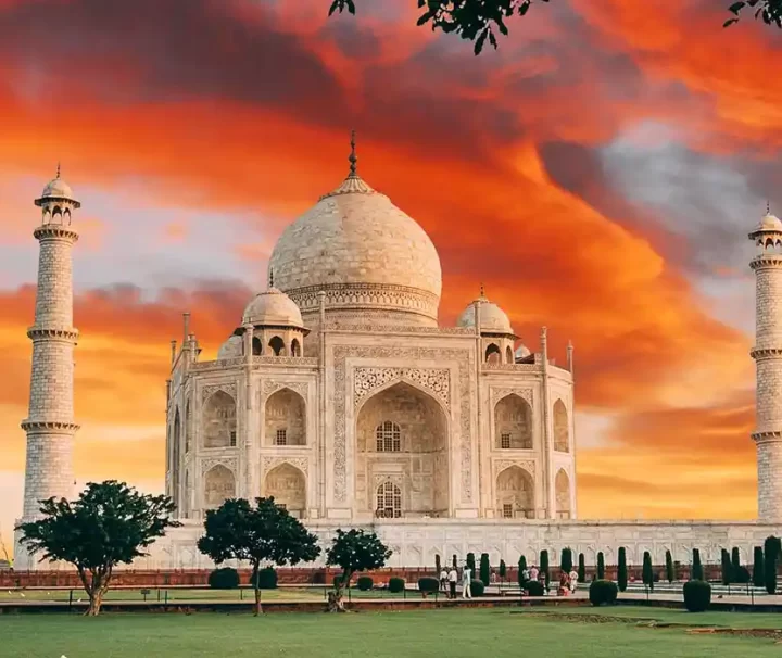 Sunrise Taj Mahal And Agra Tour By Car